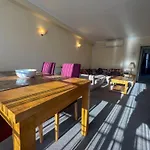 Timeless Luxury 2 Bedroom Apartment In Coveted Mayfair H9